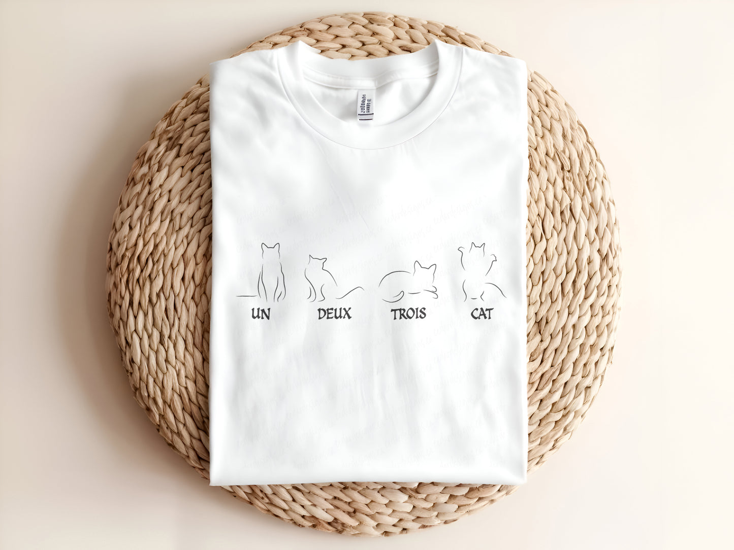 UN DEUX TROIS CAT Adult Graphic Tee